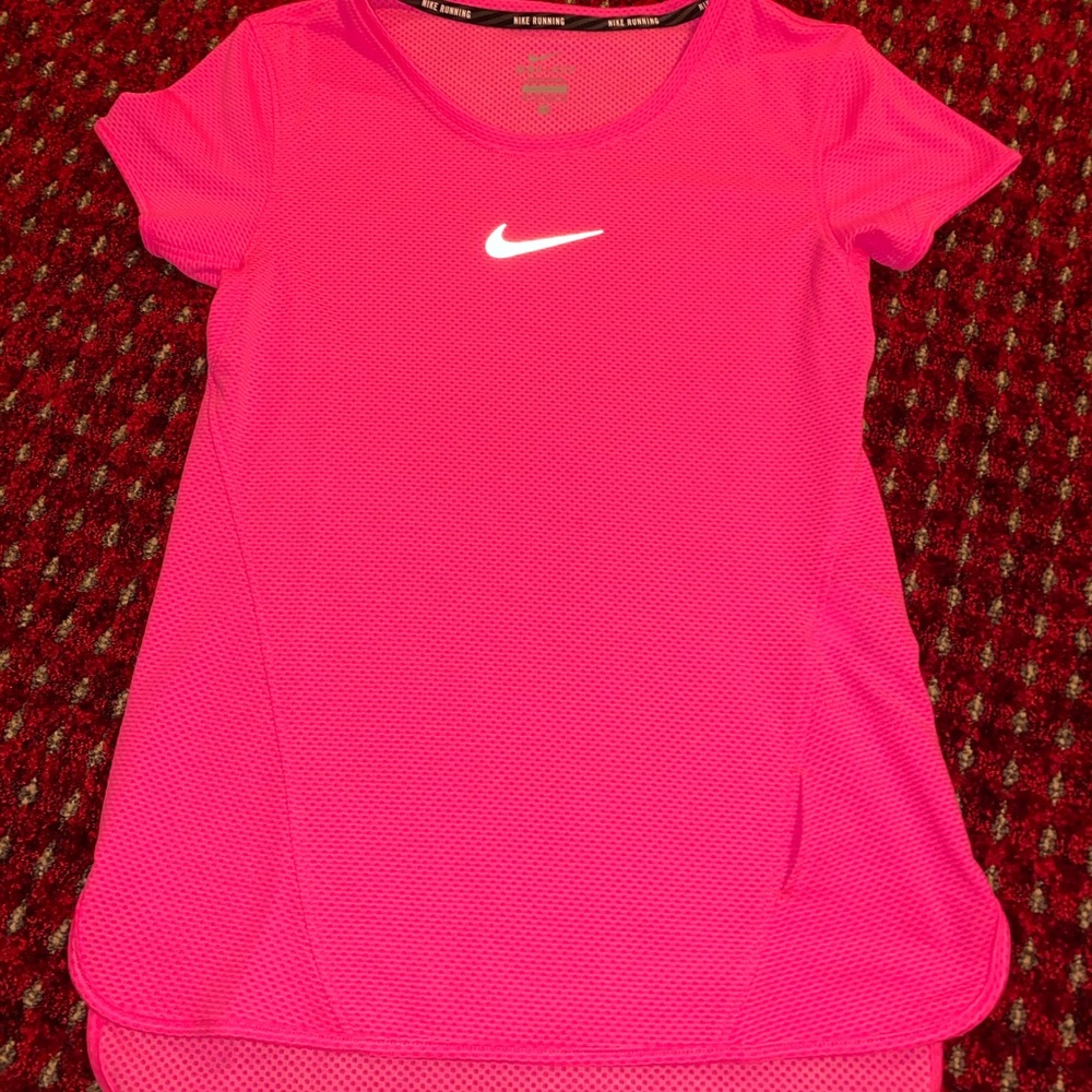 Nike Women’s Size XS Pink Top